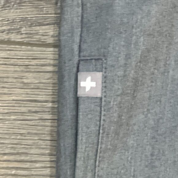 FIGS Technical Collection Sleeveless Scrub Top Gray Medical Dental Women's Small - Picture 2 of 7